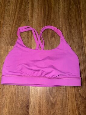 Lululemon Energy Bra Medium Support B-D Cups in Purple Size 6